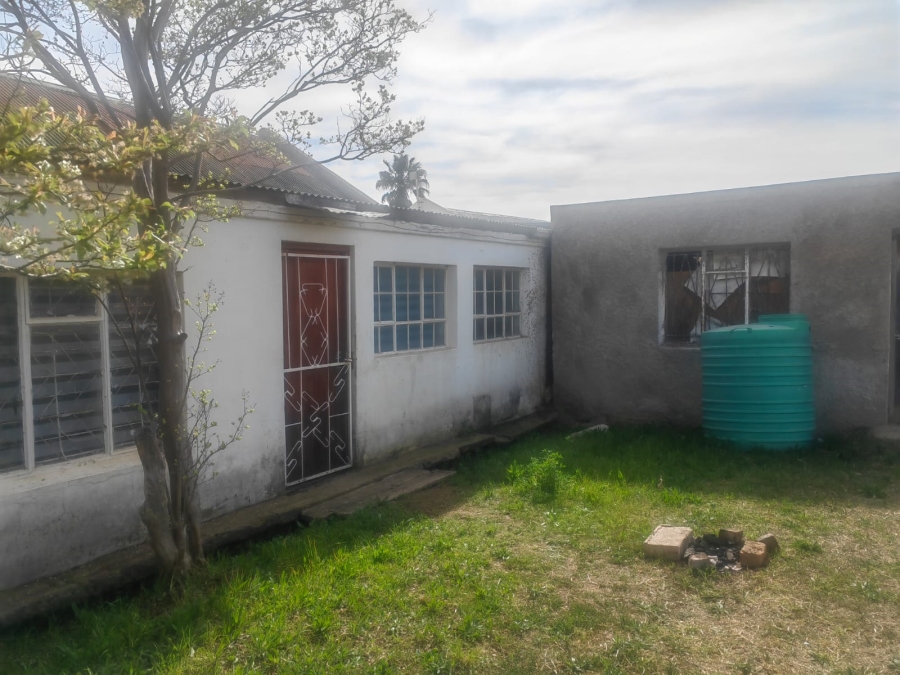 13 Bedroom Property for Sale in Uniondale Western Cape